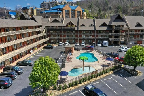 Crossroads Inn & Suites - image 31