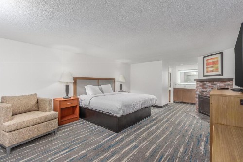 Crossroads Inn & Suites - image 33