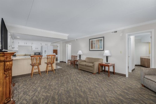 Crossroads Inn & Suites - image 49