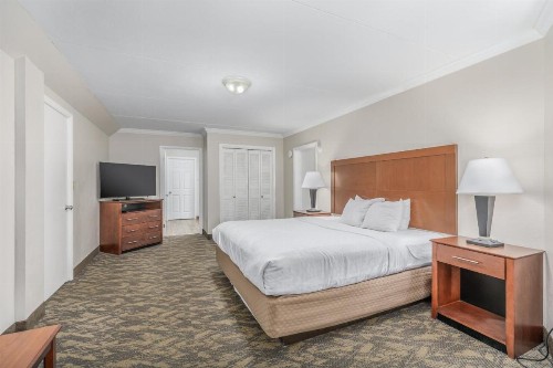 Crossroads Inn & Suites - image 7