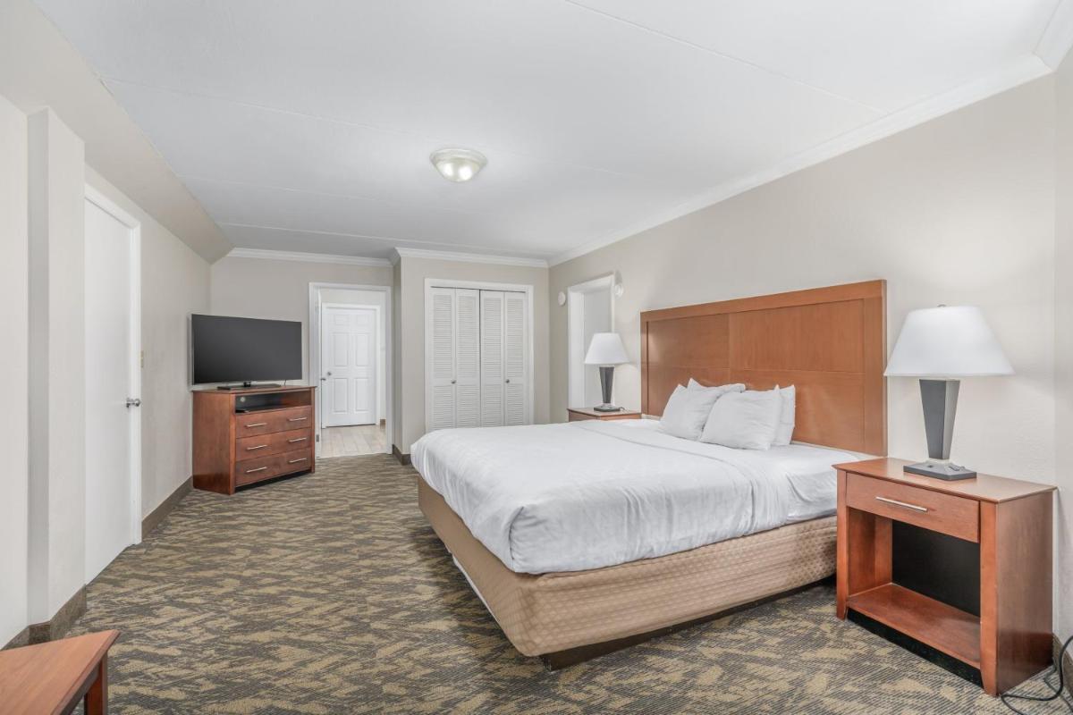 Crossroads Inn & Suites - image 7