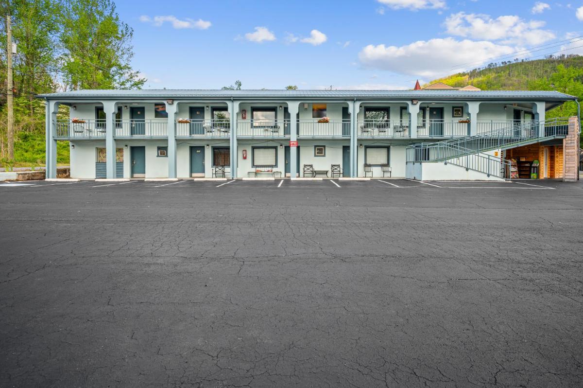 Country Town N' Suites - main image