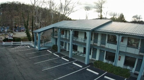 Country Town N' Suites - image 11