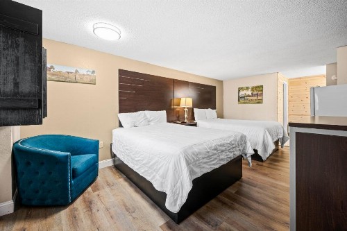 Country Town N' Suites - image 14