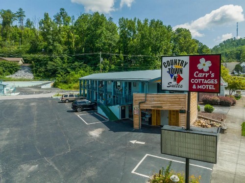 Country Town N' Suites - image 18