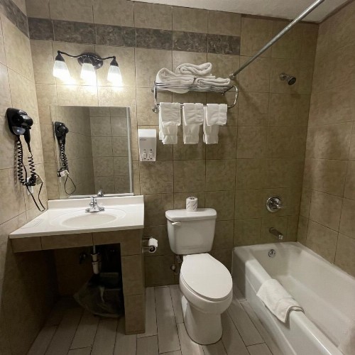 Country Town N' Suites - image 20