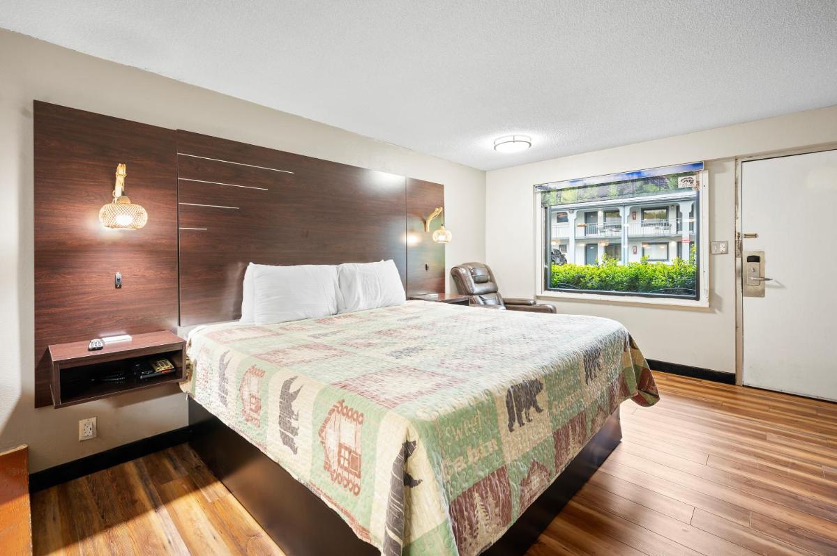 Country Town N' Suites - image 3