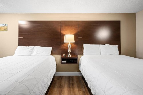Country Town N' Suites - image 32