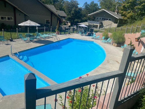 Country Town N' Suites - image 35