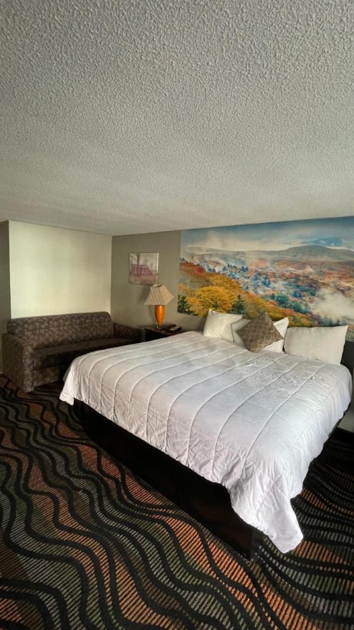 Country Town N' Suites - image 49