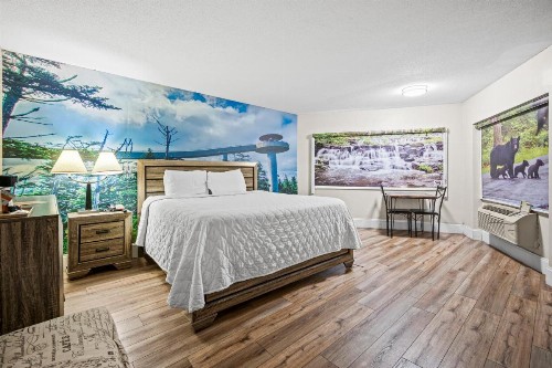 Country Town N' Suites - image 50