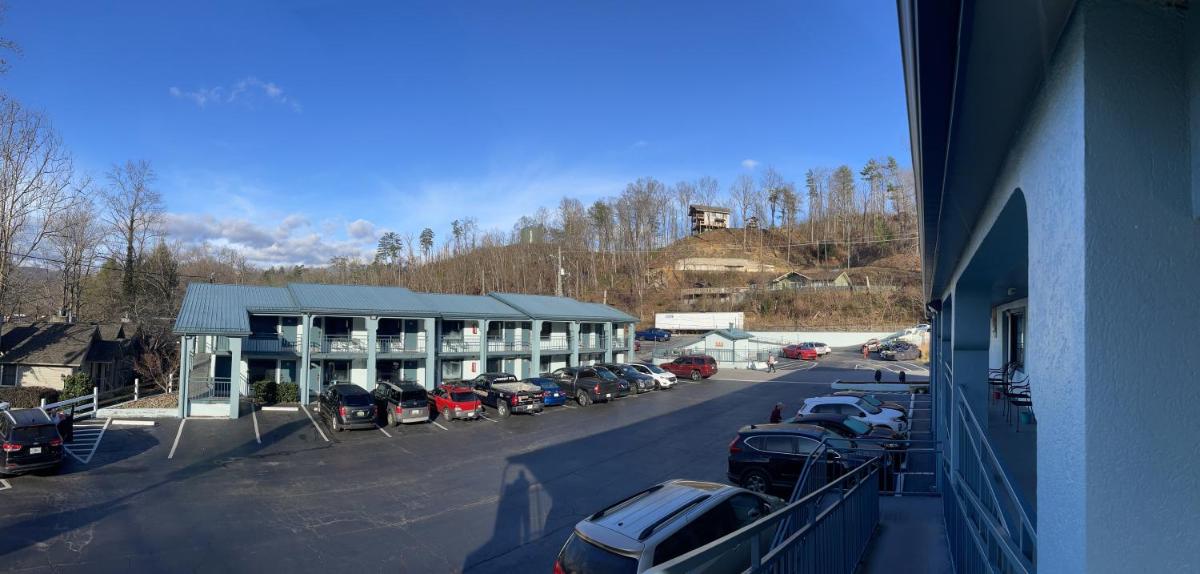 Country Town N' Suites - image 6