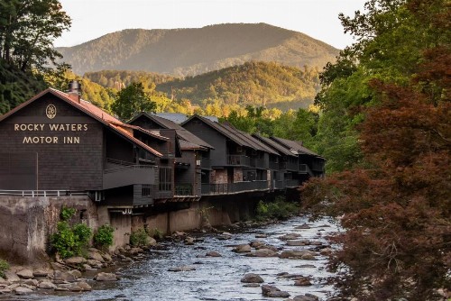 Rocky Waters Motor Inn