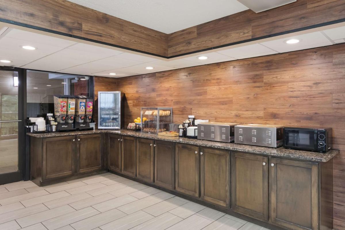 SureStay Plus Hotel by Best Western Gatlinburg - image 7