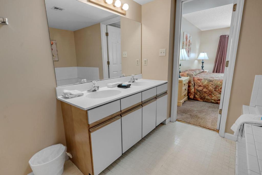 Park Place Condos - image 4