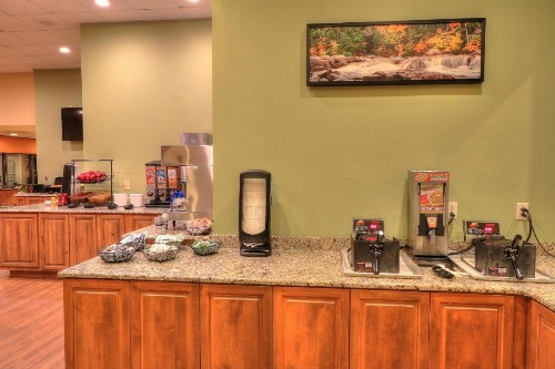 Edgewater Hotel and Conference Center - image 14