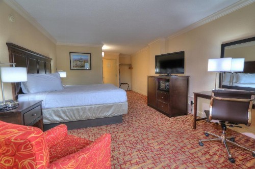 Edgewater Hotel and Conference Center - image 32