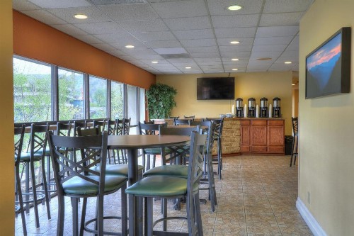 Edgewater Hotel and Conference Center - image 7