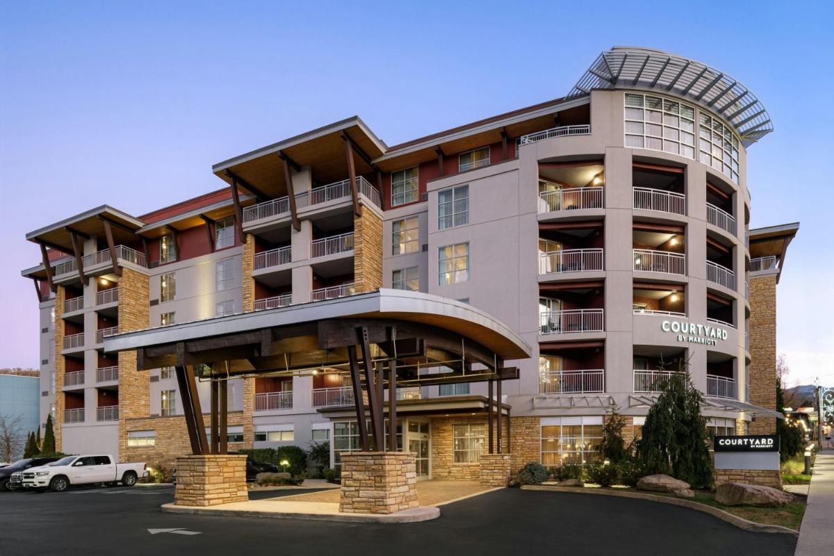 Courtyard by Marriott Gatlinburg Downtown - image 2