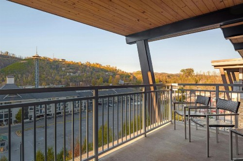 Courtyard by Marriott Gatlinburg Downtown - image 36
