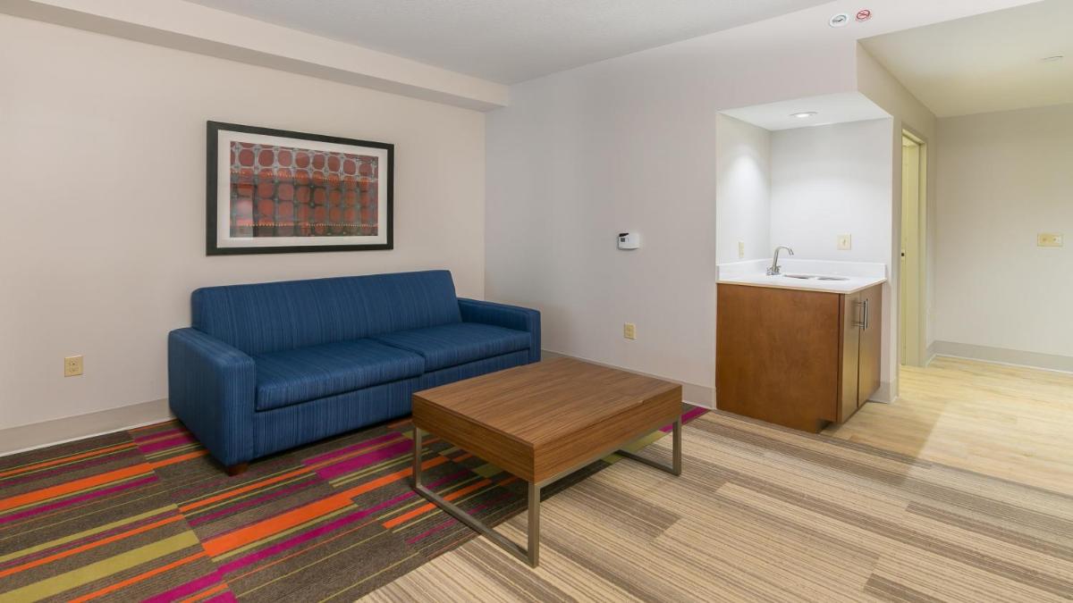 Holiday Inn Express Gatlinburg Downtown an IHG Hotel - image 4