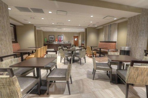 Hampton Inn Gatlinburg Historic Nature Trail Tn - image 12