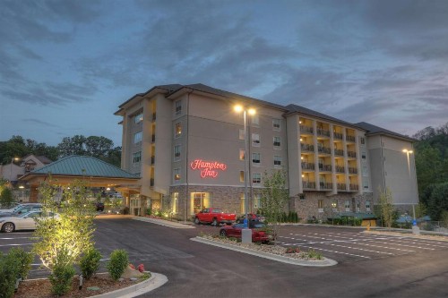 Hampton Inn Gatlinburg Historic Nature Trail Tn - image 6