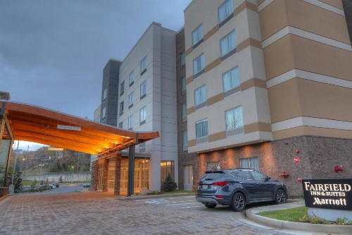Fairfield Inn & Suites by Marriott Gatlinburg Downtown - image 2