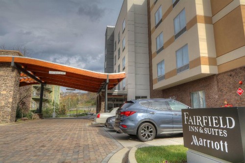 Fairfield Inn & Suites by Marriott Gatlinburg Downtown - image 4