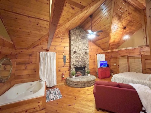 Honeymoon Hideaway - image 12
