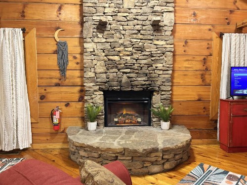 Honeymoon Hideaway - image 14