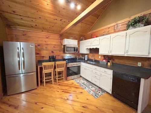 Honeymoon Hideaway - image 21
