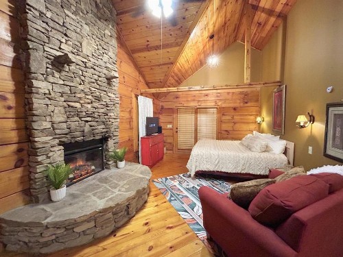 Honeymoon Hideaway - image 22