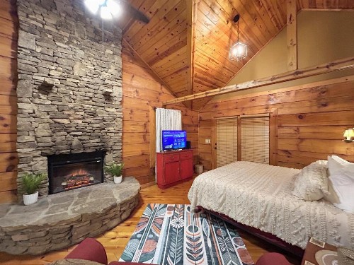 Honeymoon Hideaway - image 33