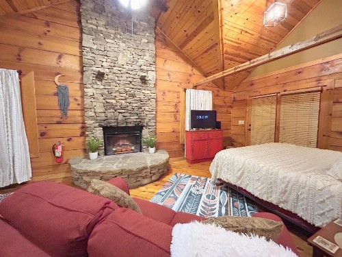 Honeymoon Hideaway - image 5