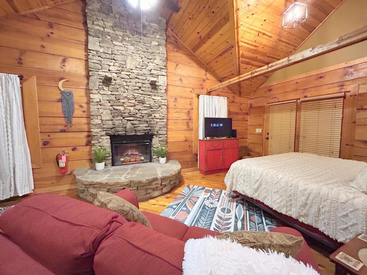 Honeymoon Hideaway - image 5