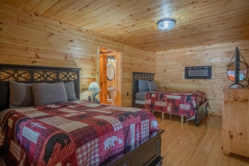 Marshall's Creek Rest Motel - image 13