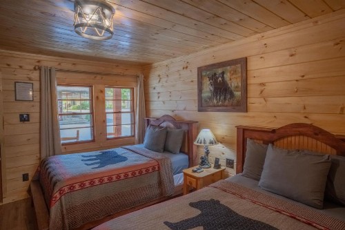 Marshall's Creek Rest Motel - image 2