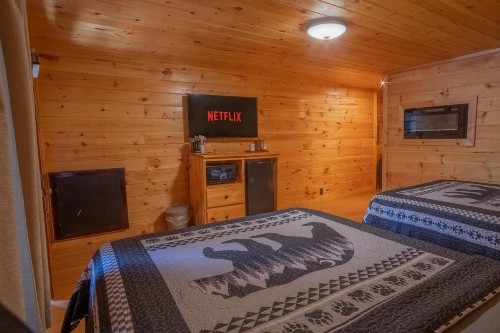 Marshall's Creek Rest Motel - image 5