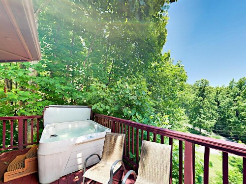 Roundette Cabin - image 10
