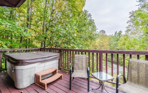 Roundette Cabin - image 11