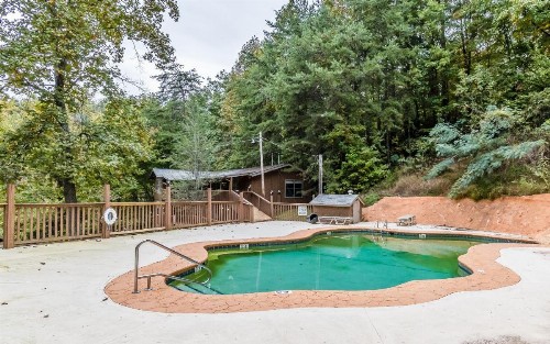 Roundette Cabin - image 9