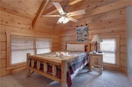 Big Bear 2 5 Bedrooms Pool Access Hot Tub Fireplace WiFi Sleeps 16 - image 1