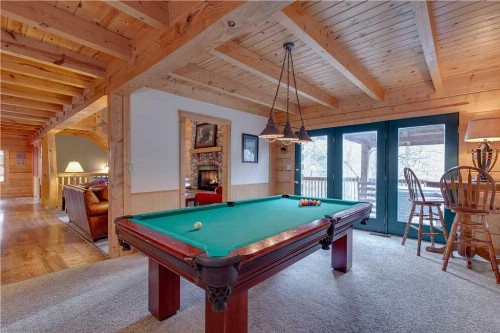 Big Bear 2 5 Bedrooms Pool Access Hot Tub Fireplace WiFi Sleeps 16 - image 7
