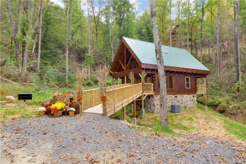Simply Unforgettable 1 Bedroom Pool Table Arcade Hot Tub Sleeps 6 - image 2
