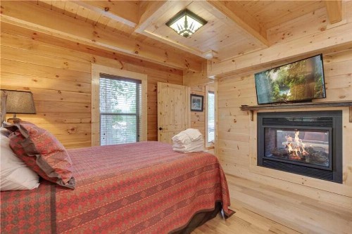 Simply Unforgettable 1 Bedroom Pool Table Arcade Hot Tub Sleeps 6 - image 7