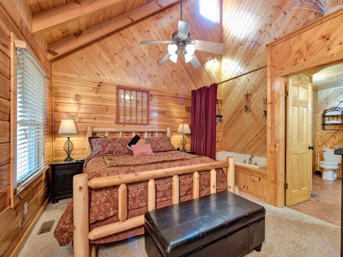 Irish Blessings 1 Bedroom Sleeps 6 Hot Tub Jacuzzi Wood Fireplace - image 4