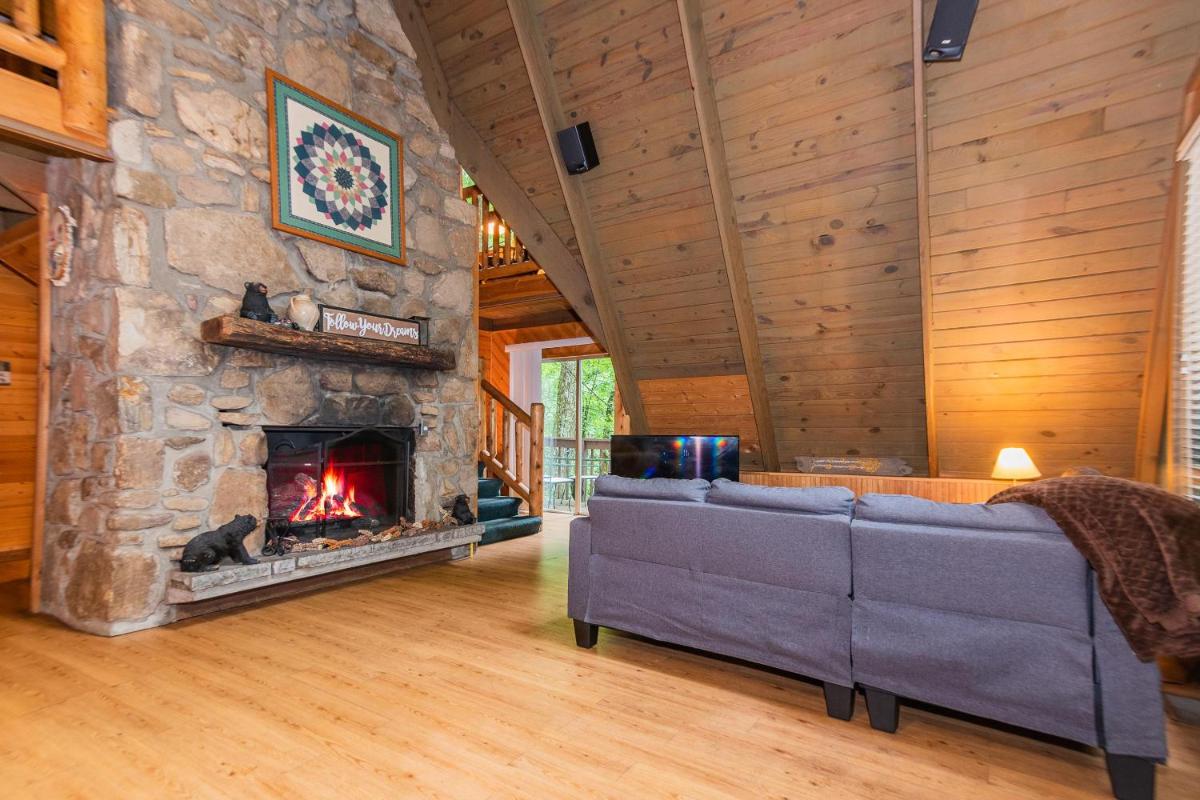 Smoky Bear Hideaway - image 2