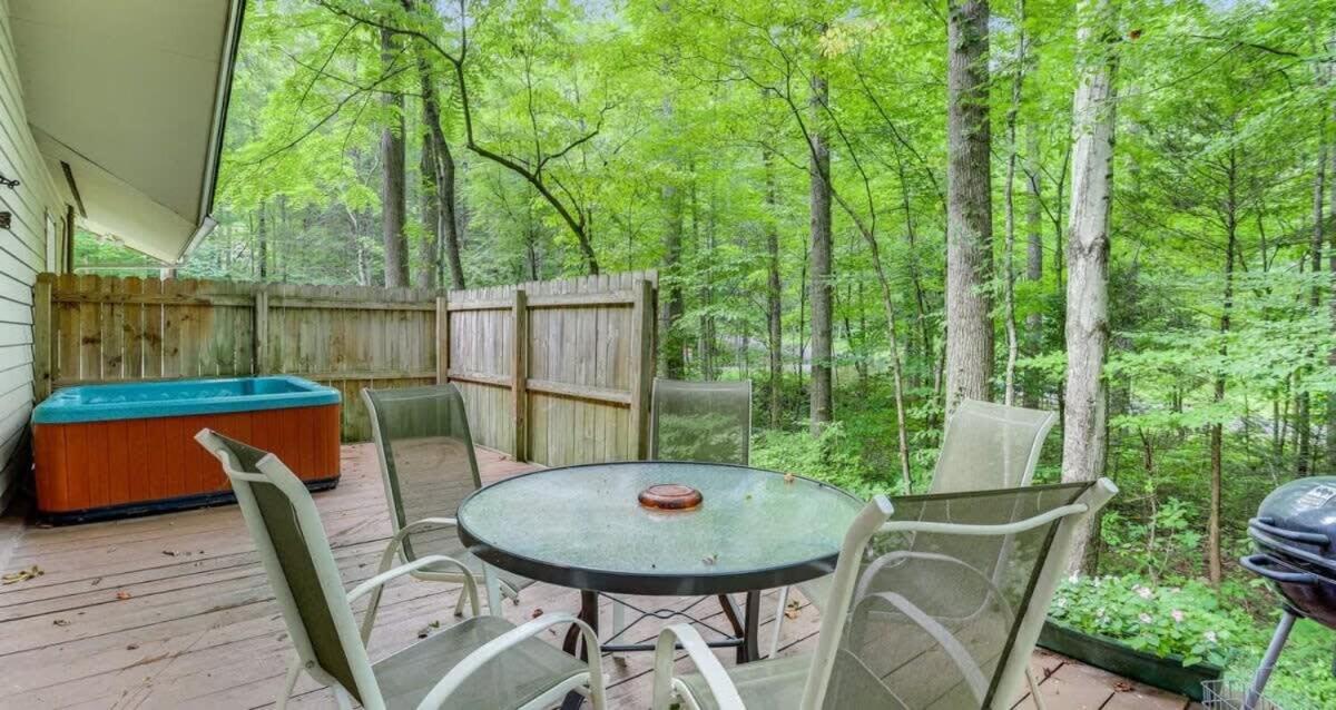 Shady Woods Cabin - image 4