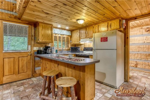 Cozy Mountain Hideaway - image 18